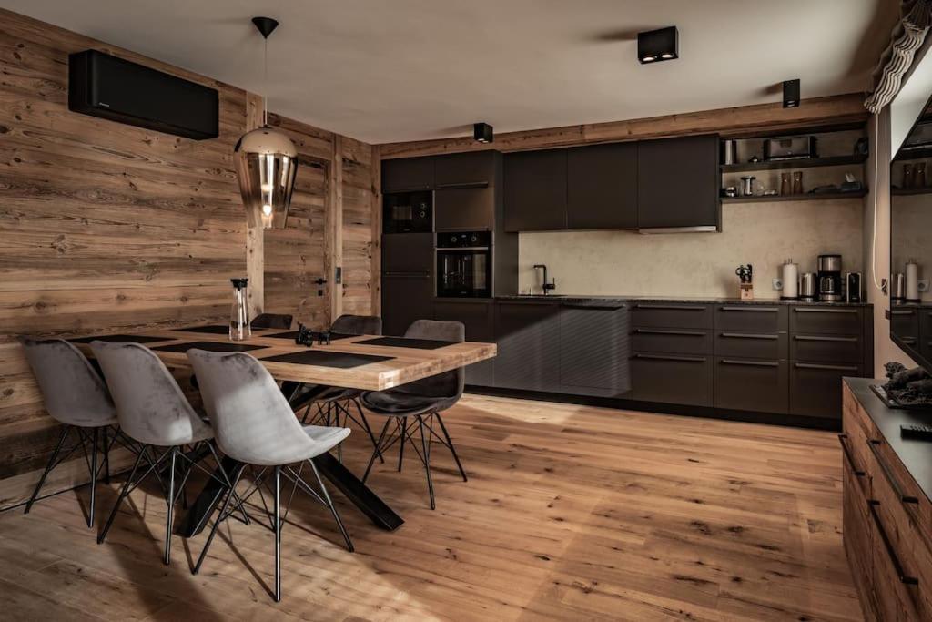 Cozy Loft In The Alps Of Zillertal Apartman Schwendau Kültér fotó